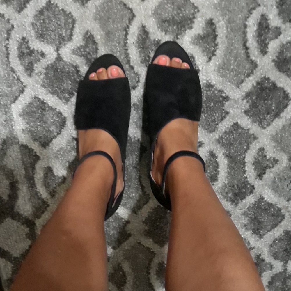 Shoes - Picture 4 of 5